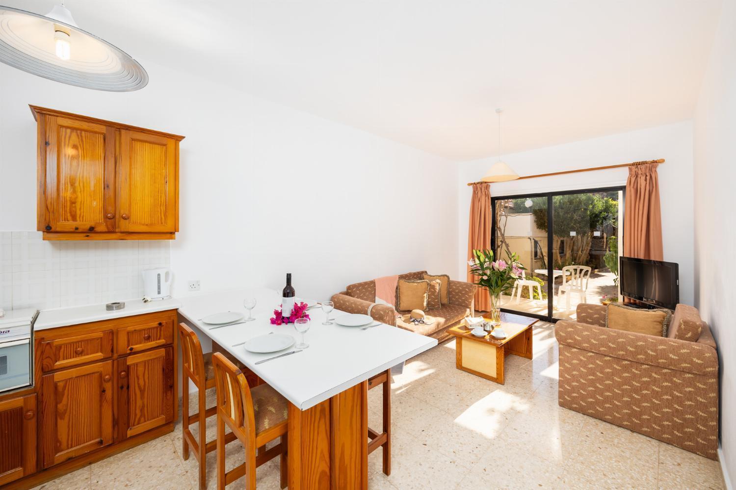 Tavros Hotel Apartments Polis Exterior photo
