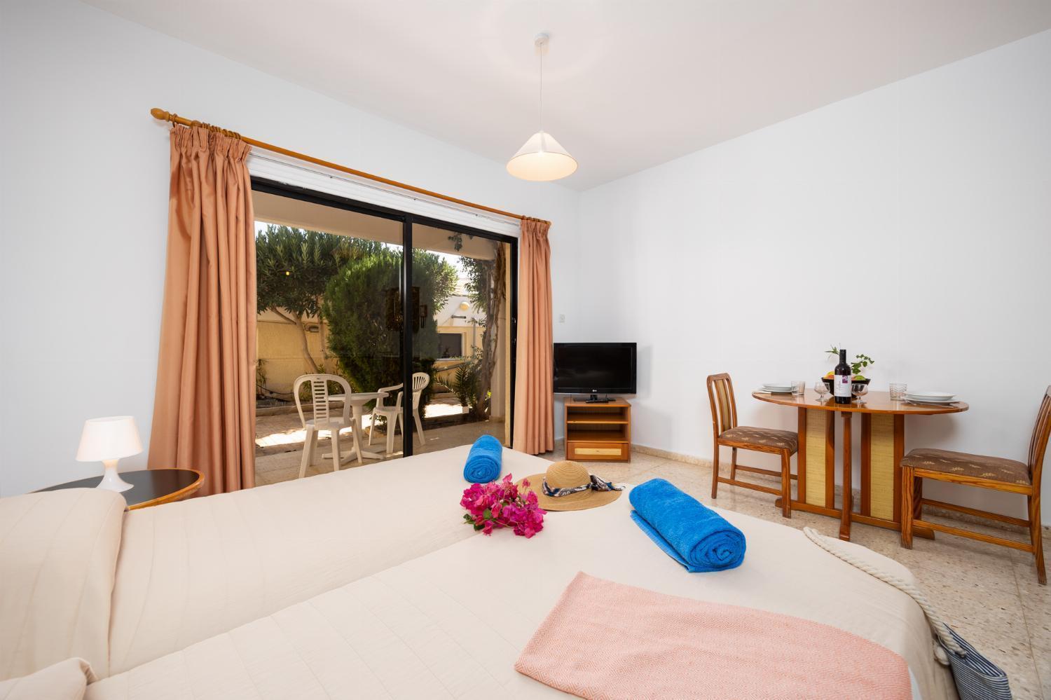 Tavros Hotel Apartments Polis Exterior photo