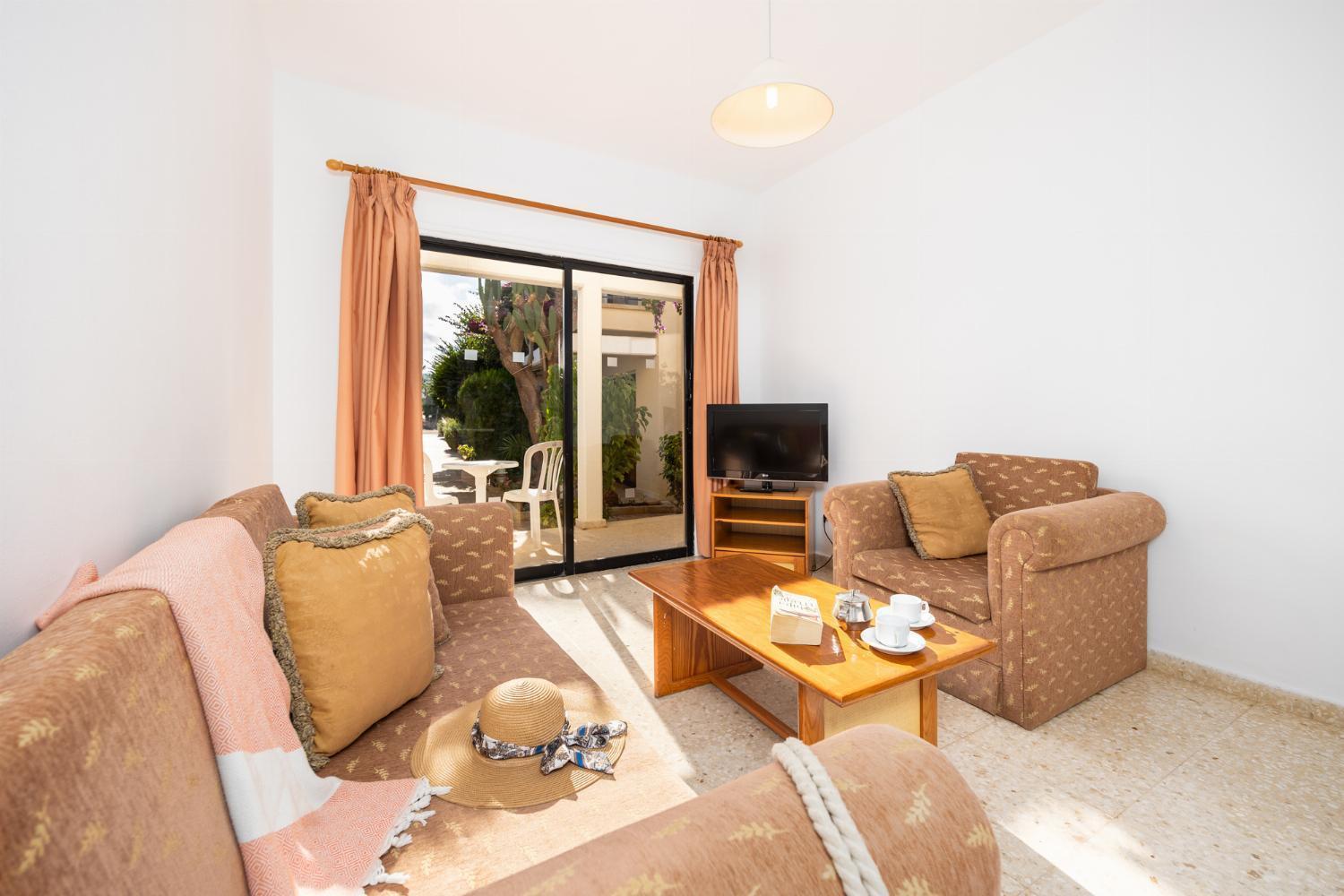 Tavros Hotel Apartments Polis Room photo