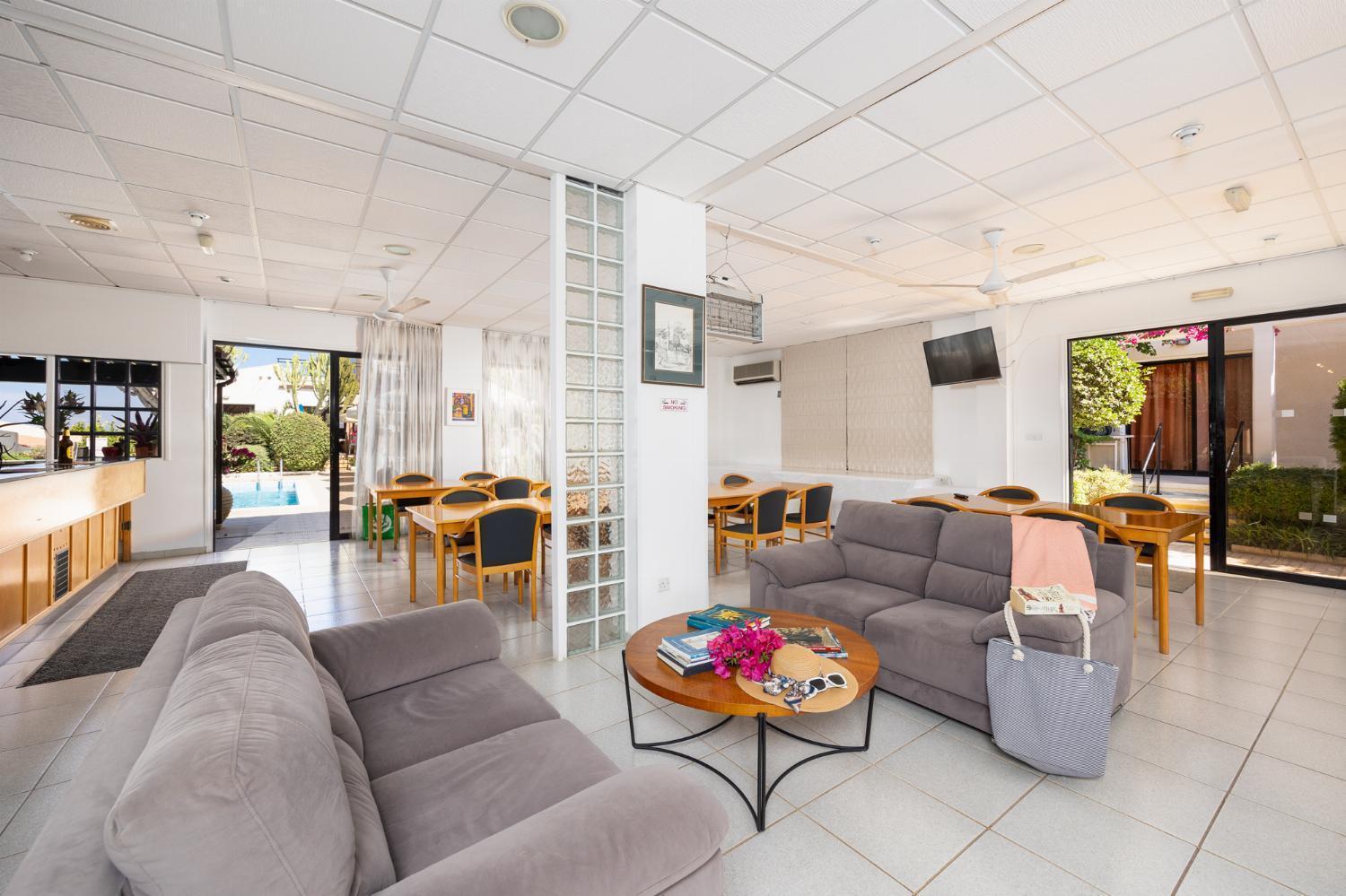 Tavros Hotel Apartments Polis Exterior photo