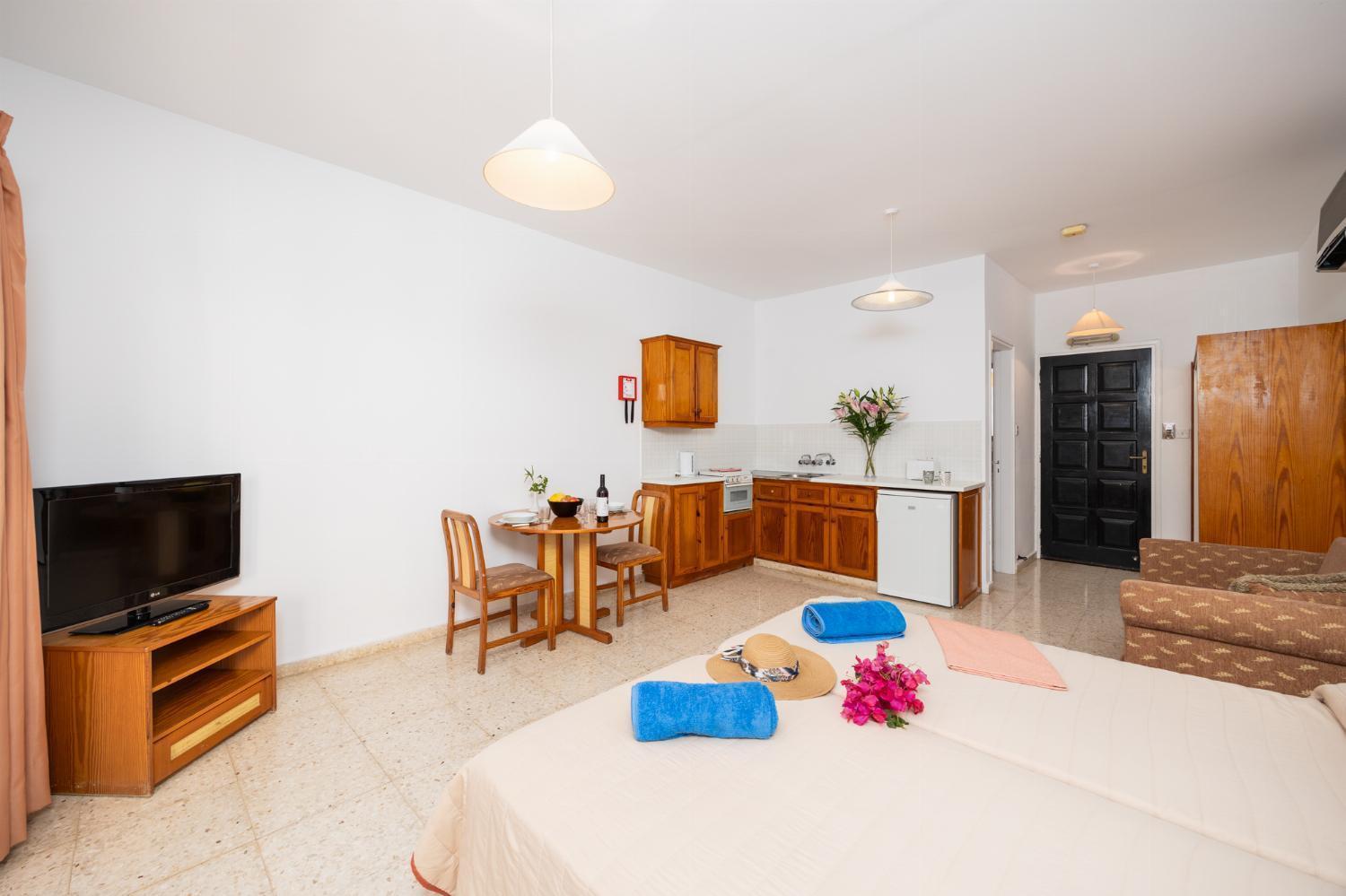 Tavros Hotel Apartments Polis Room photo