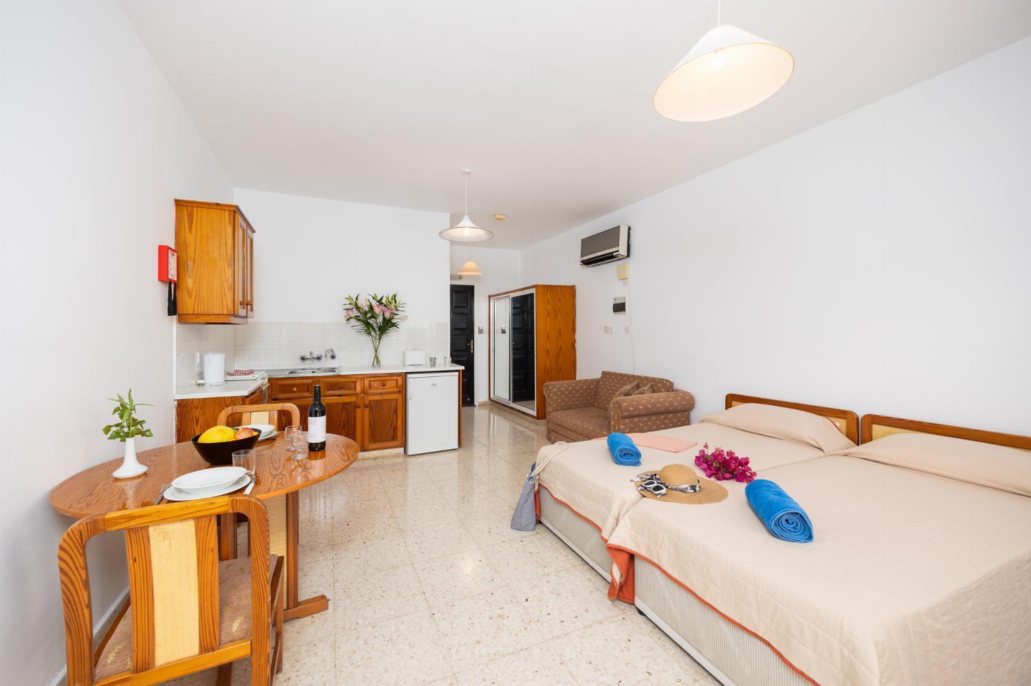 Tavros Hotel Apartments Polis Exterior photo